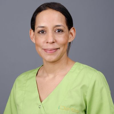 Frau Wisnatis_Dentalhygienikerin